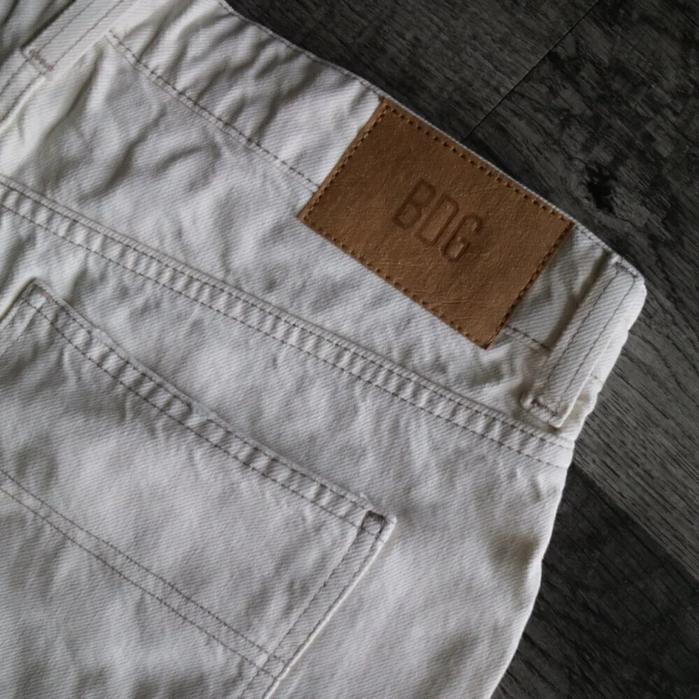 NWT Urban Outfitters Denim Shorts Size 25 Low Rise Harri Neutral Cream Color